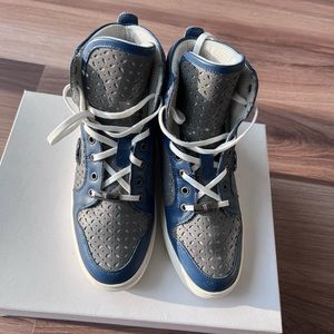 Authentic versace high top navy blue and white sneakers . Size 8